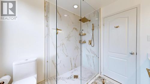41 Bell Estate Road, Toronto, ON - Indoor Photo Showing Bathroom