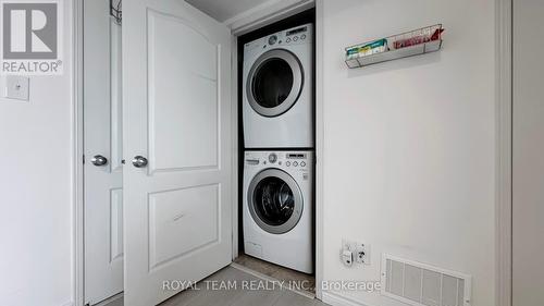 41 Bell Estate Road, Toronto, ON - Indoor Photo Showing Laundry Room