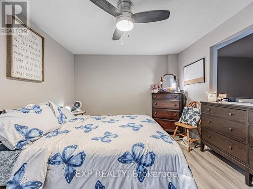 64 Greenfield Crescent, Whitby (Blue Grass Meadows), ON - Indoor Photo Showing Bedroom