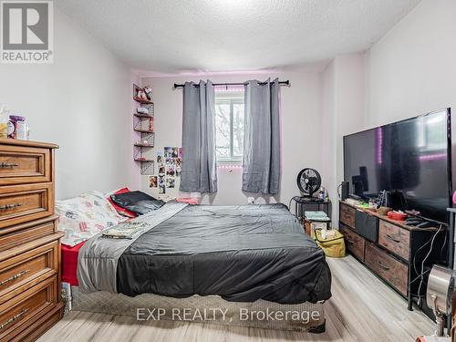 64 Greenfield Crescent, Whitby (Blue Grass Meadows), ON - Indoor Photo Showing Bedroom