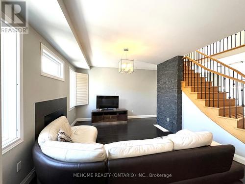 9 Ridgecrest Road, Markham (Berczy), ON - Indoor