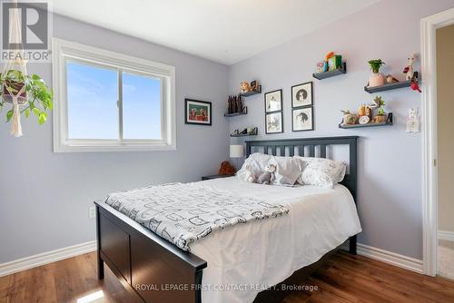 14 Meyer Avenue, Barrie, ON - Indoor Photo Showing Bedroom