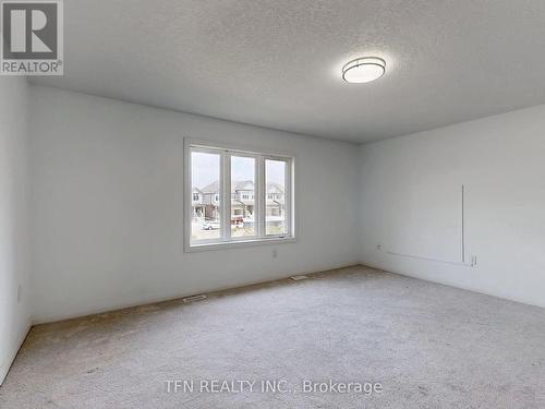 11 Copperhill Heights, Barrie, ON - Indoor Photo Showing Other Room