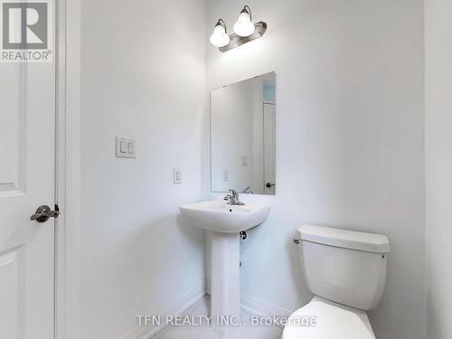 11 Copperhill Heights, Barrie (Painswick South), ON - Indoor Photo Showing Bathroom