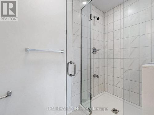 11 Copperhill Heights, Barrie (Painswick South), ON - Indoor Photo Showing Bathroom