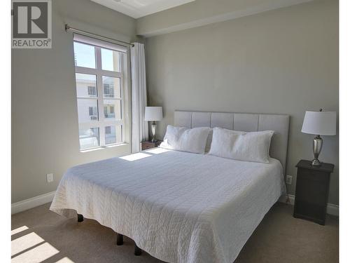 645 Fuller Avenue, Kelowna, BC - Indoor Photo Showing Bedroom