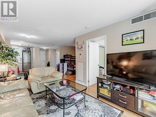 619 - 111 Elizabeth Street, Toronto C01, ON - Indoor Photo Showing Living Room