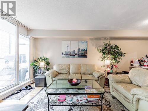 619 - 111 Elizabeth Street, Toronto C01, ON - Indoor Photo Showing Living Room