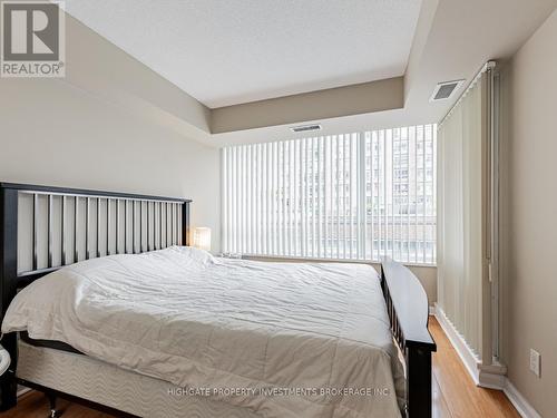 619 - 111 Elizabeth Street, Toronto C01, ON - Indoor Photo Showing Bedroom