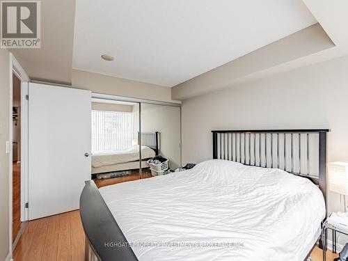 619 - 111 Elizabeth Street, Toronto C01, ON - Indoor Photo Showing Bedroom