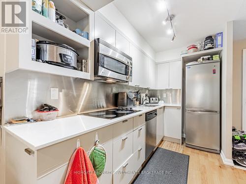 619 - 111 Elizabeth Street, Toronto C01, ON - Indoor Photo Showing Kitchen With Stainless Steel Kitchen With Upgraded Kitchen