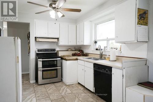 14149 Fourth Line Nassagaweya, Milton (Nassagaweya), ON - Indoor Photo Showing Kitchen With Double Sink