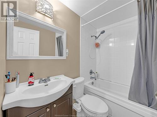 6408 Thornberry Crescent Unit# 427, Windsor, ON - Indoor Photo Showing Bathroom
