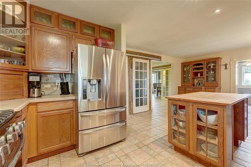 323 County Rd 27 East, Kingsville, ON - Indoor Photo Showing Kitchen