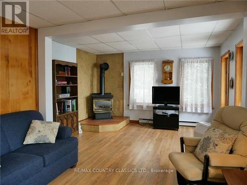 107 Blackfish Bay Road, Barry'S Bay, ON - Indoor Photo Showing Bedroom