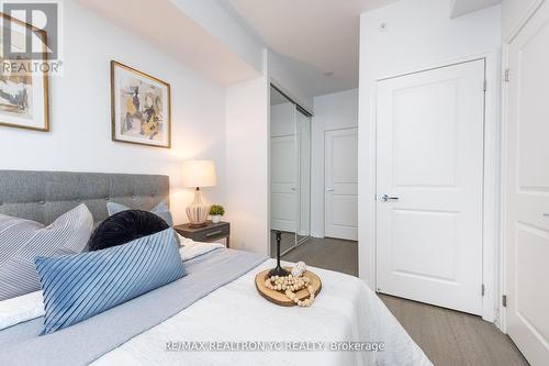 1005 - 59 Annie Craig Drive, Toronto, ON - Indoor Photo Showing Bedroom