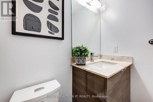 1005 - 59 Annie Craig Drive, Toronto W06, ON - Indoor Photo Showing Bathroom