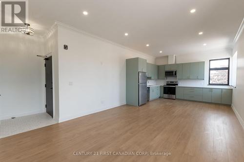 12 - 16 Hincks Street W, St. Thomas, ON - Indoor Photo Showing Kitchen