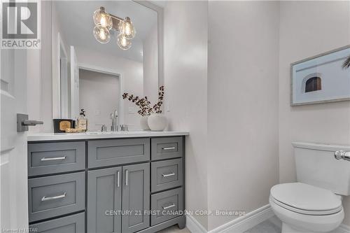 14 Scottsdale Street, London, ON - Indoor Photo Showing Bathroom