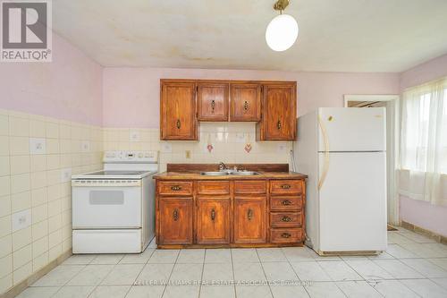 163 Maurice Drive, Oakville, ON - Indoor Photo Showing Kitchen With Double Sink