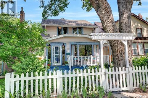 1314 College Avenue, Regina, SK - Outdoor With Deck Patio Veranda