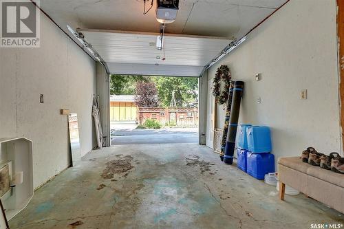 1314 College Avenue, Regina, SK - Indoor Photo Showing Garage