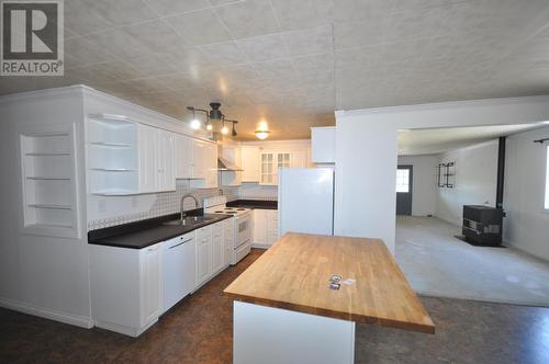 1160 A Dixon Road, Williams Lake, BC - Indoor Photo Showing Kitchen