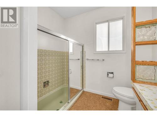 699 Curtis Road, Kelowna, BC - Indoor Photo Showing Bathroom