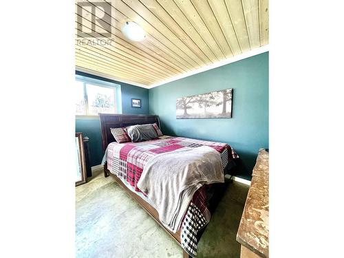 2412 First Avenue, Terrace, BC - Indoor Photo Showing Bedroom