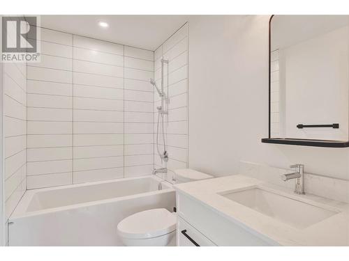 1220 Pacific Avenue Unit# 407, Kelowna, BC - Indoor Photo Showing Bathroom