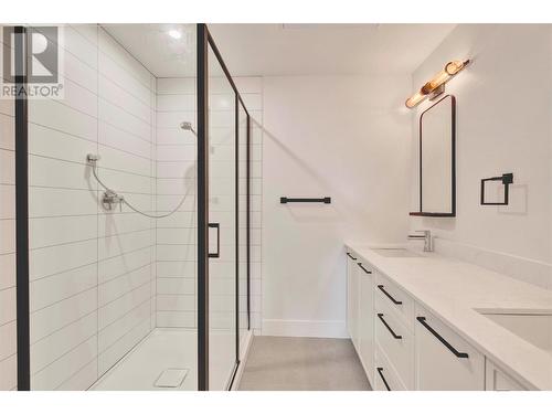 1220 Pacific Avenue Unit# 404, Kelowna, BC - Indoor Photo Showing Bathroom