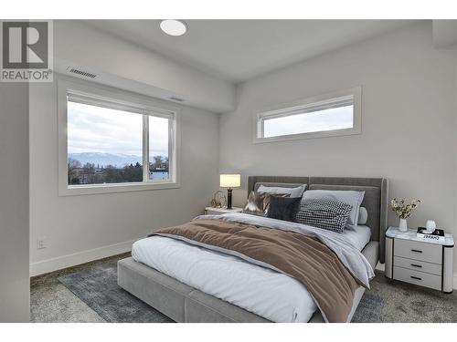 1220 Pacific Avenue Unit# 404, Kelowna, BC - Indoor Photo Showing Bedroom