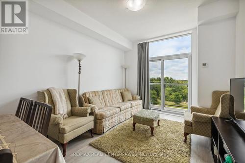 410 - 460 Dundas Street E, Hamilton, ON - Indoor Photo Showing Living Room