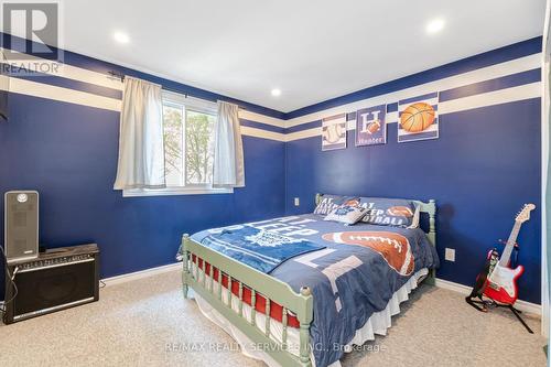 4244 York Drive, Niagara Falls, ON - Indoor Photo Showing Bedroom