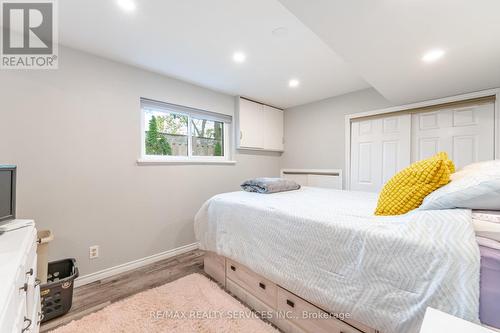 4244 York Drive, Niagara Falls, ON - Indoor Photo Showing Bedroom