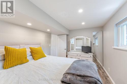 4244 York Drive, Niagara Falls, ON - Indoor Photo Showing Bedroom