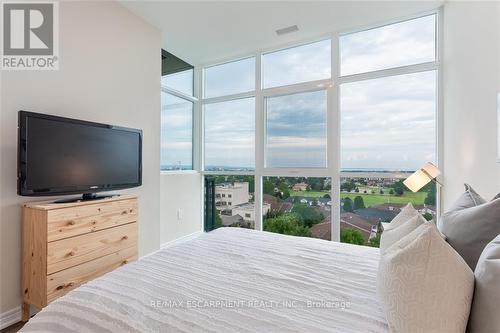 802 - 2750 King Street E, Hamilton, ON - Indoor Photo Showing Bedroom