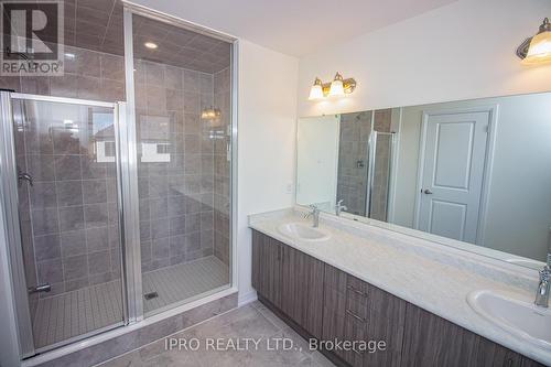 11 - 15 Blacklock Street, Cambridge, ON - Indoor Photo Showing Bathroom