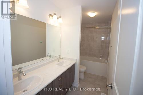 11 - 15 Blacklock Street, Cambridge, ON - Indoor Photo Showing Bathroom