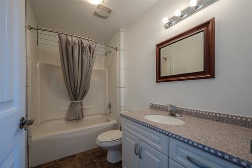 1040 Main Street, Okanagan Falls, BC - Indoor Photo Showing Bathroom