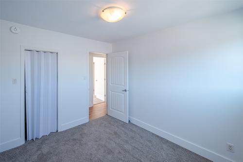 1040 Main Street, Okanagan Falls, BC - Indoor Photo Showing Other Room