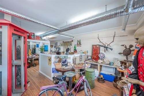 1040 Main Street, Okanagan Falls, BC - Indoor With Storage