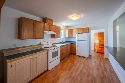 1040 Main Street, Okanagan Falls, BC - Indoor Photo Showing Kitchen