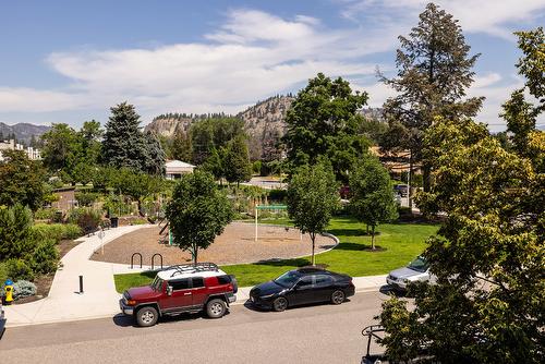 207-2011 Agassiz Road, Kelowna, BC - Outdoor With View