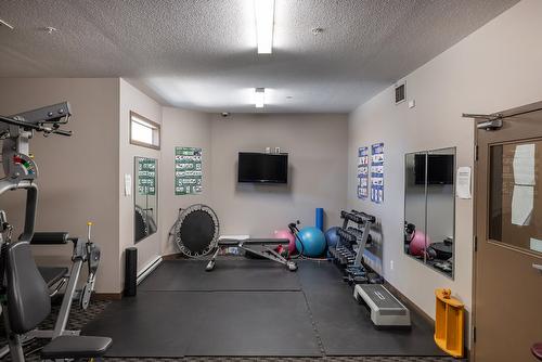 207-2011 Agassiz Road, Kelowna, BC - Indoor Photo Showing Gym Room
