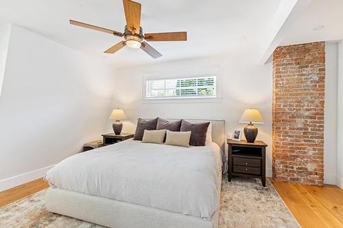 1001 Lawrence Avenue, Kelowna, BC - Indoor Photo Showing Bedroom