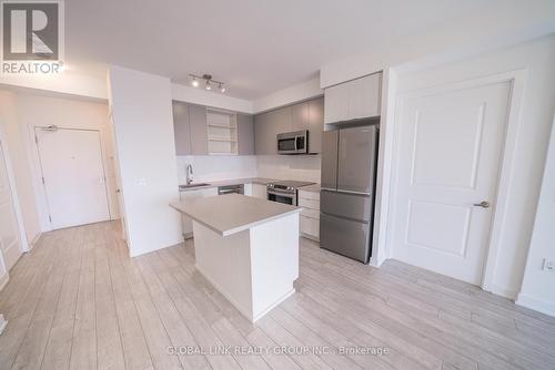 1805 - 4677 Glen Erin Drive, Mississauga, ON - Indoor Photo Showing Kitchen