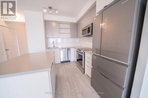 1805 - 4677 Glen Erin Drive, Mississauga, ON - Indoor Photo Showing Kitchen With Upgraded Kitchen