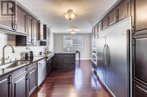 1230 Bloor Street, Mississauga, ON - Indoor Photo Showing Kitchen With Stainless Steel Kitchen With Upgraded Kitchen