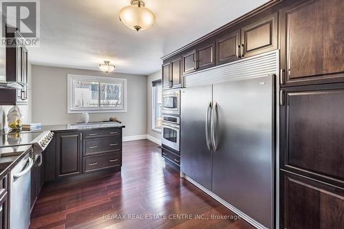 1230 Bloor Street, Mississauga, ON - Indoor Photo Showing Kitchen With Stainless Steel Kitchen With Double Sink With Upgraded Kitchen